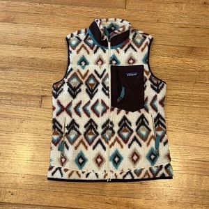 Patagonia Classic Retro-X® Vest
Color: Fern Dell: Natural
